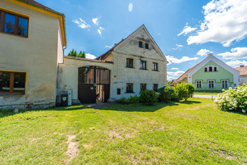 Prodej domu, 230 m2, Kněževes