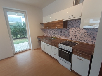 Pronájem bytu 1+kk v osobním vlastnictví, 39 m2, Lety