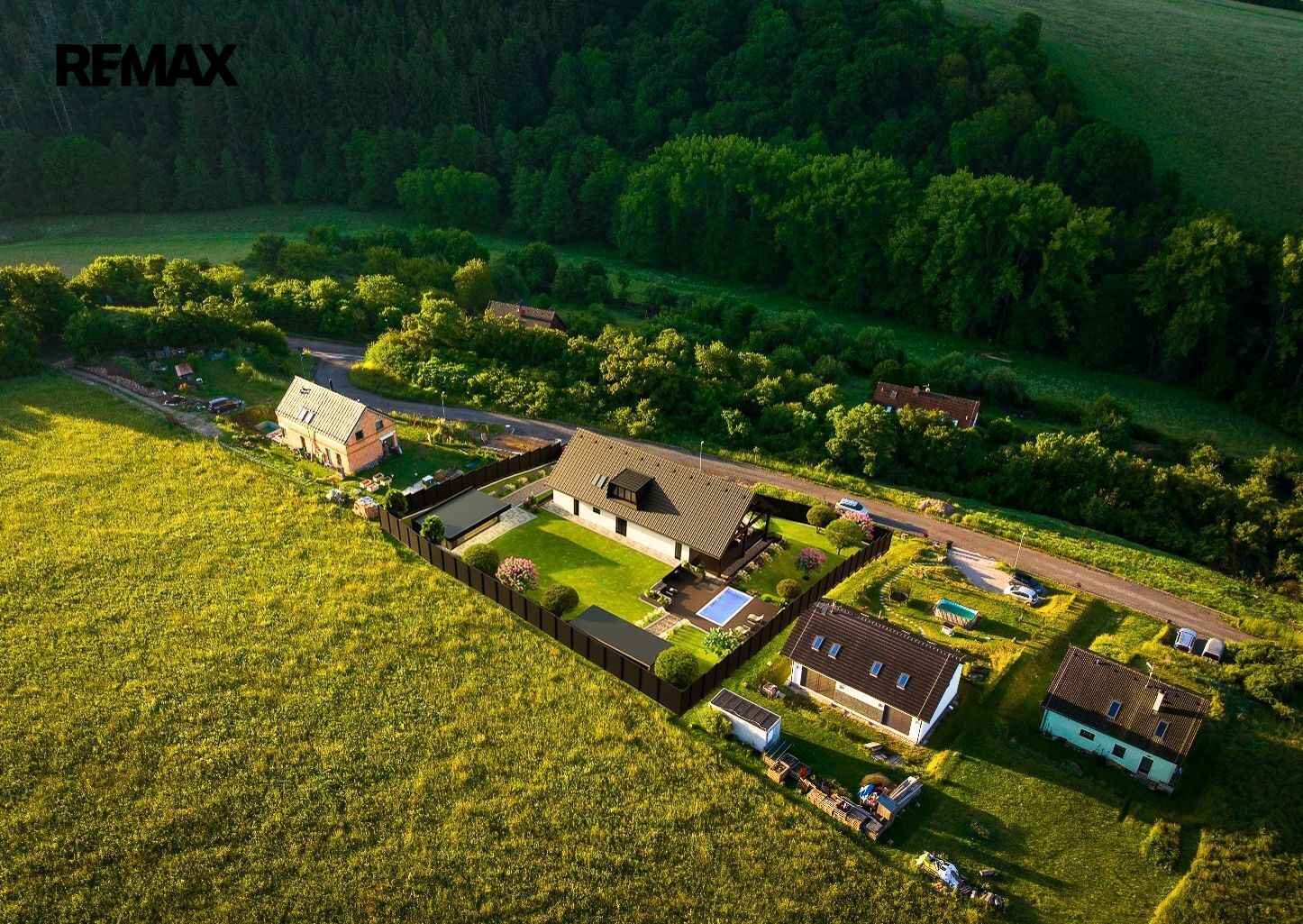 Prodej pozemku pro bydlení, 1992 m2, Hředle