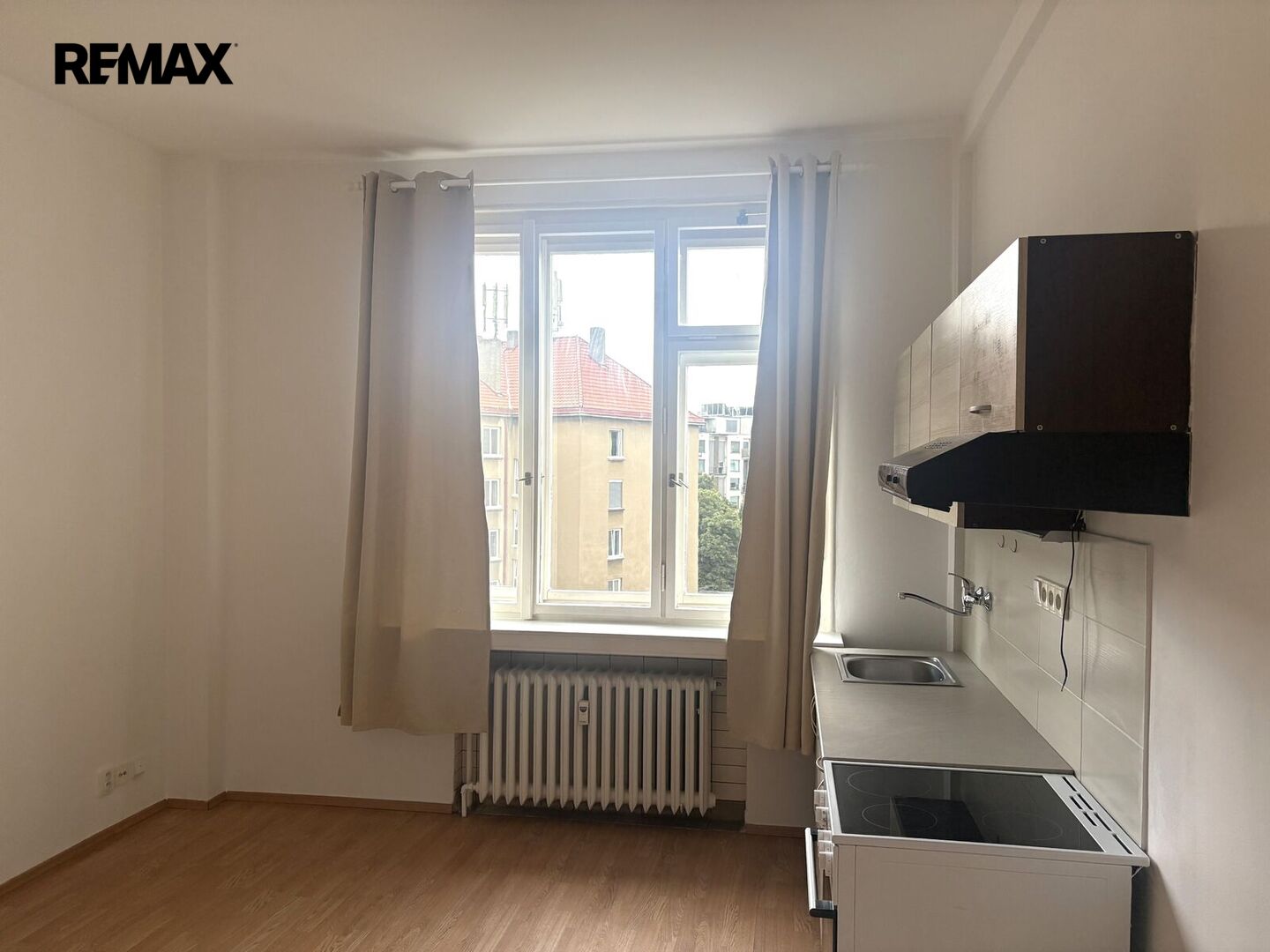 Pronájem bytu 1+kk v osobním vlastnictví, 26 m2, Praha 8 - Libeň