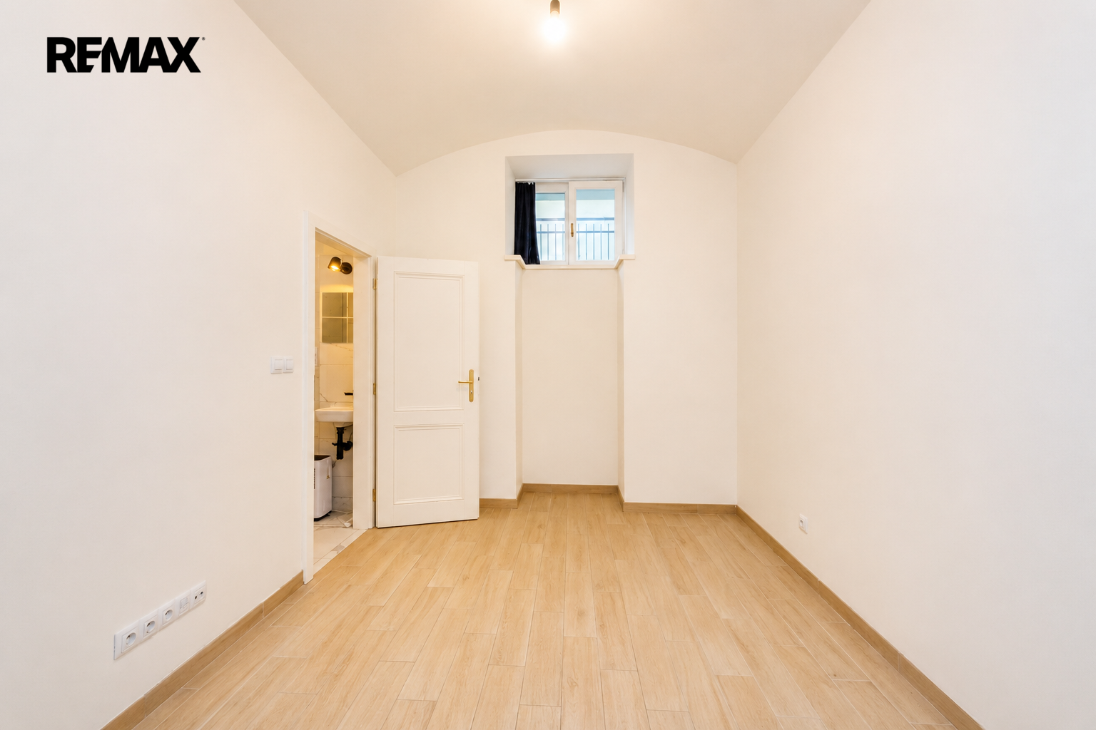 Prodej bytu 1+kk v osobním vlastnictví, 24 m2, Praha 2 - Vinohrady