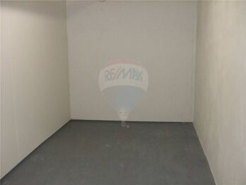 Pronájem komerčního objektu, 2907 m2, Praha 5 - Smíchov