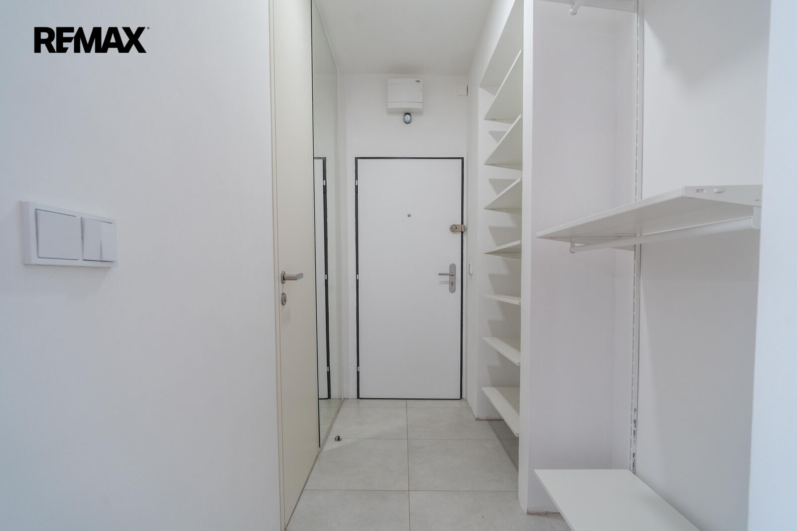 Pronájem bytu 2+kk, 48,2 m2, Praha