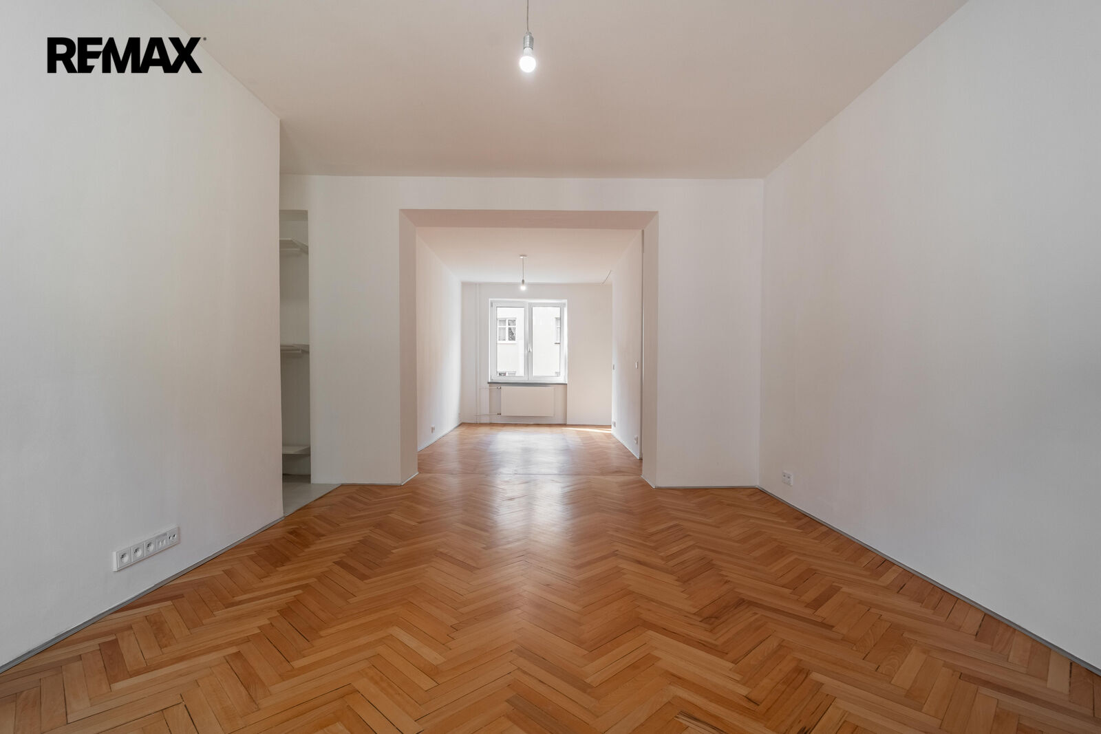 Pronájem bytu 2+kk, 48,2 m2, Praha