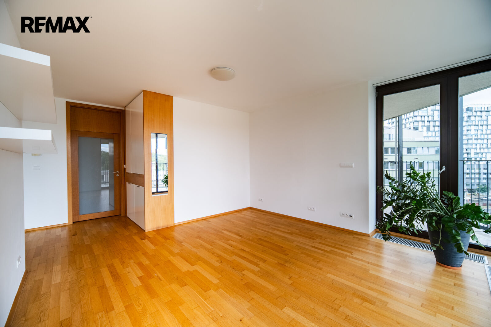 Pronájem bytu 1+kk, 44 m2, Praha