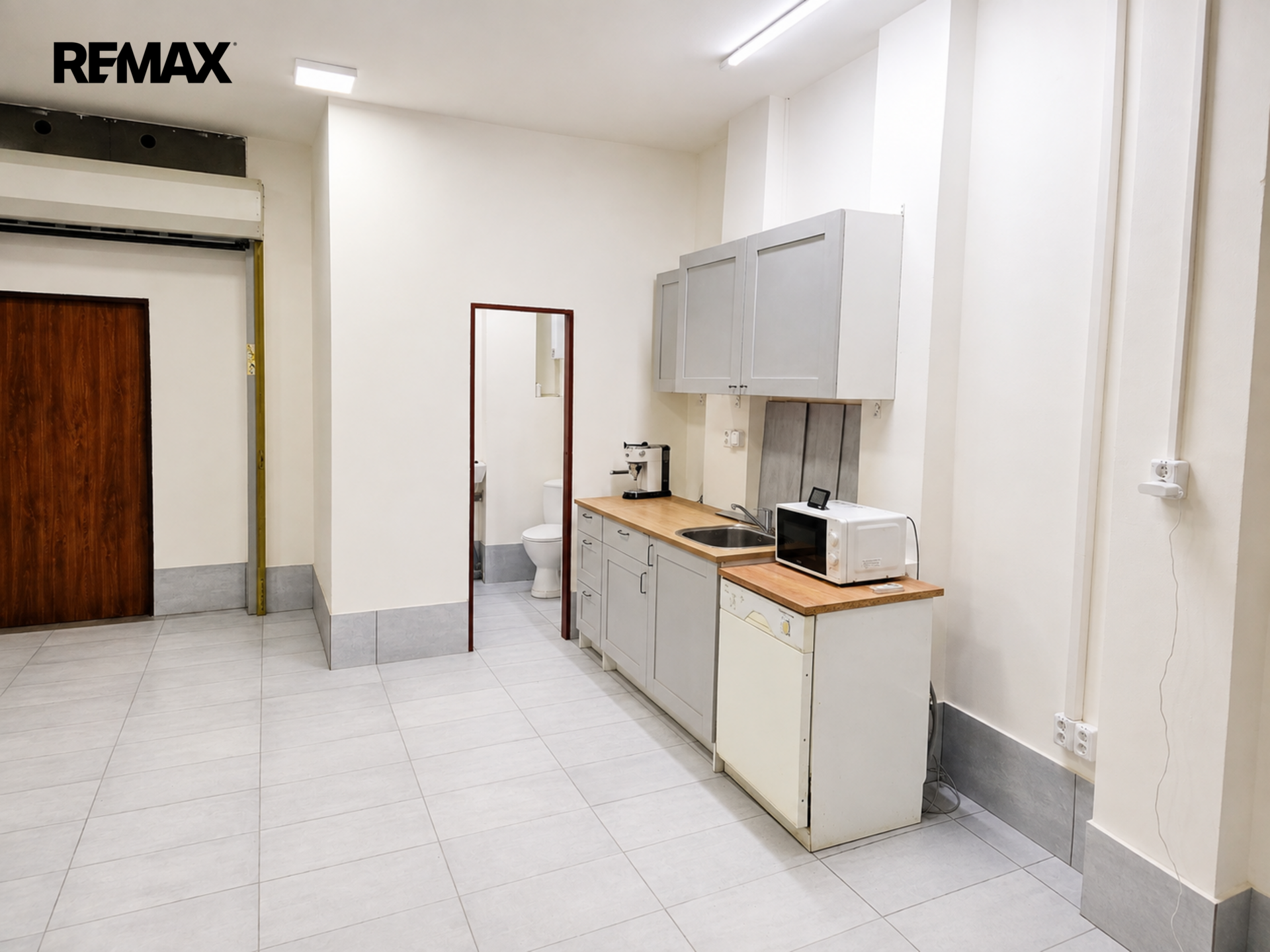 Prodej obchodního prostoru, 50 m2, Praha