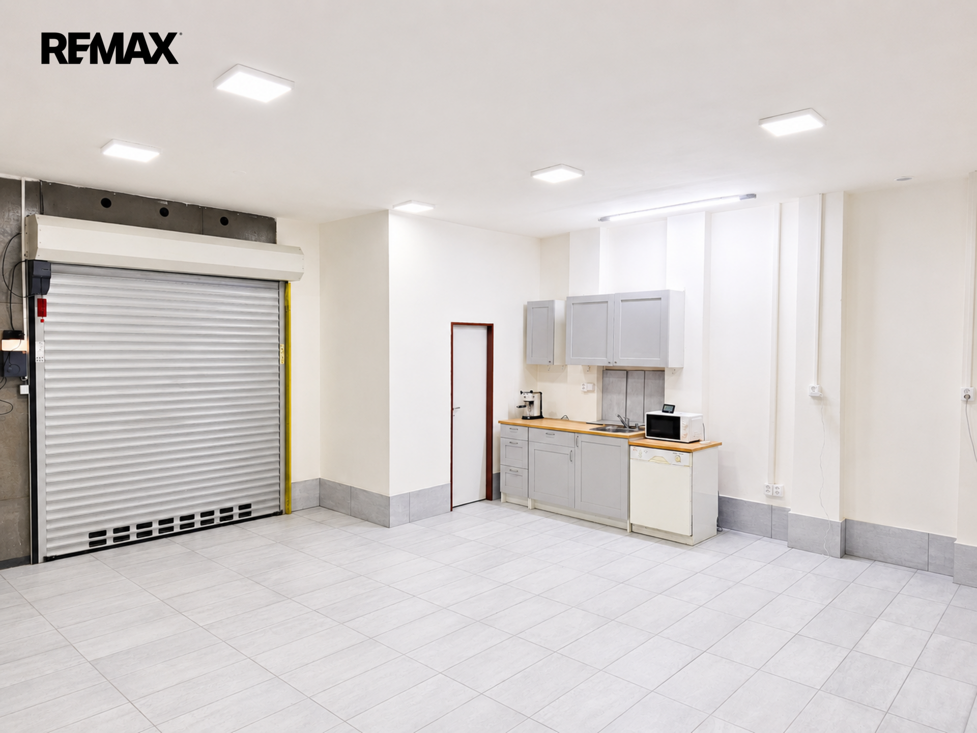 Prodej obchodního prostoru, 50 m2, Praha