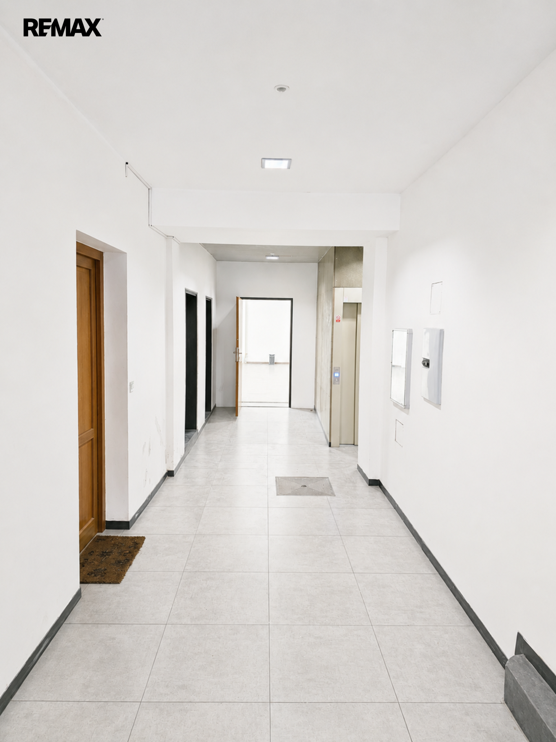 Prodej obchodního prostoru, 50 m2, Praha