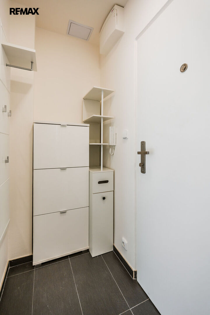 Prodej bytu 1+1, 36 m2, Praha