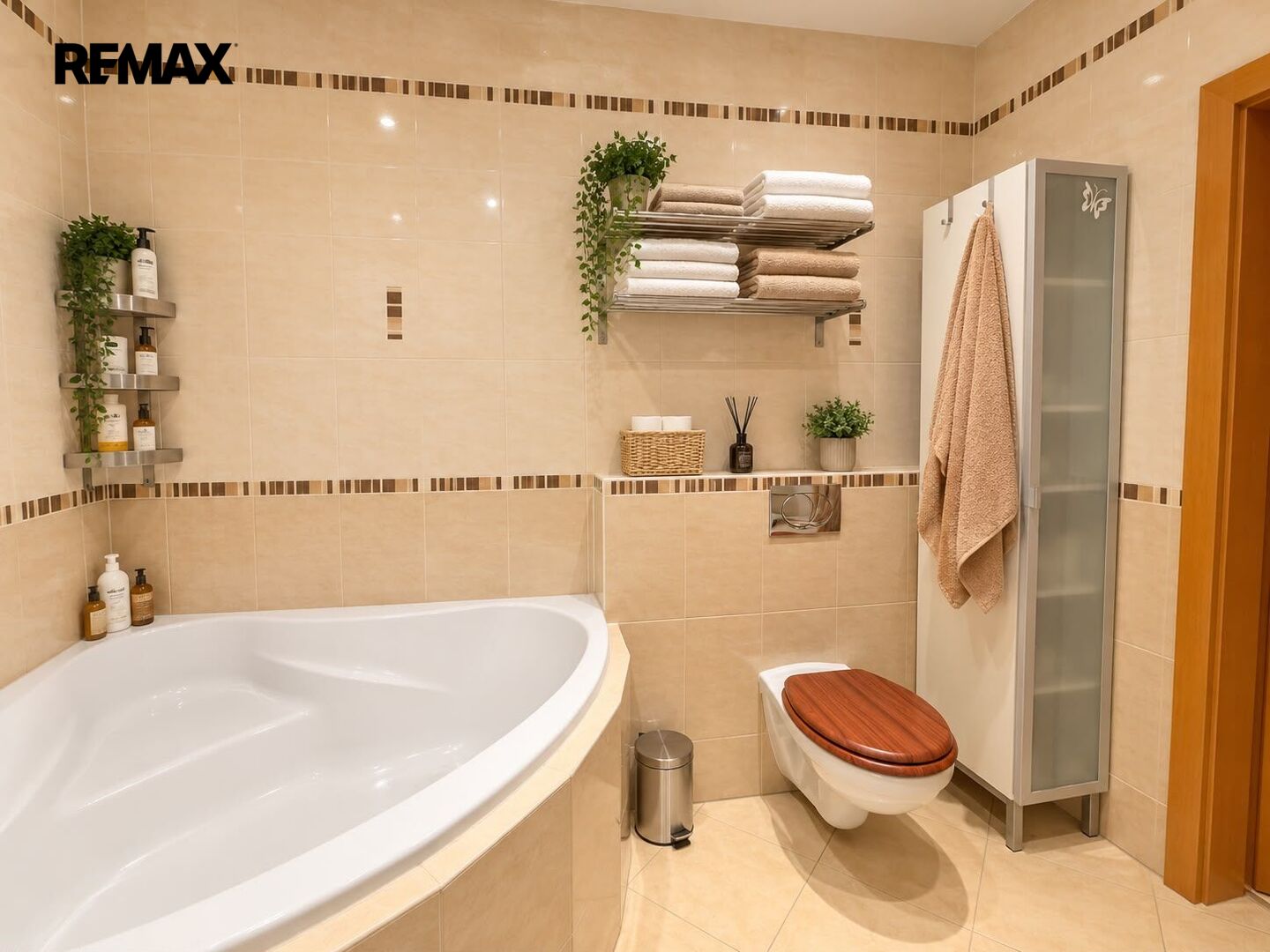 Pronájem bytu 2+kk, 63 m2, Praha