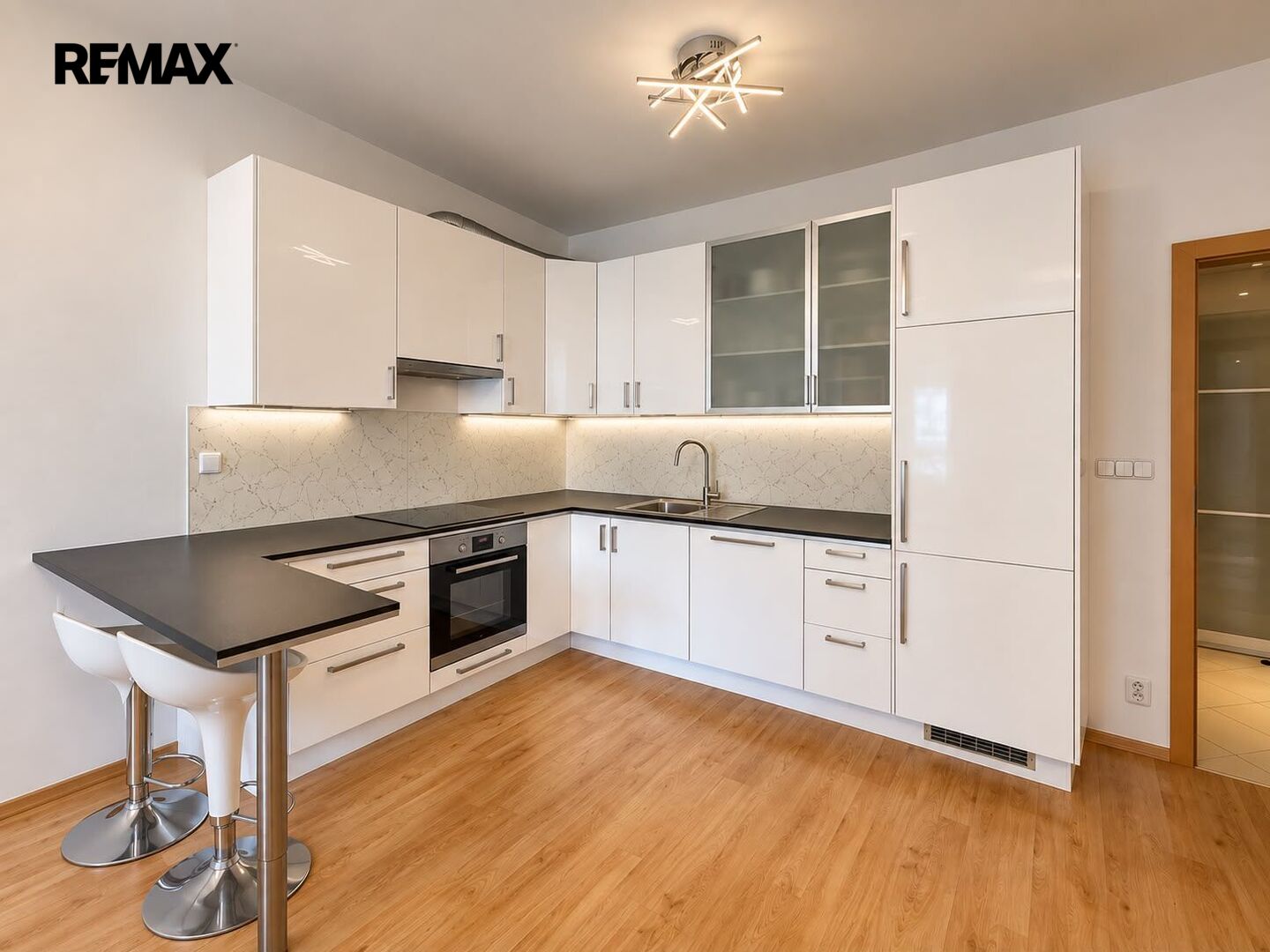 Pronájem bytu 2+kk, 63 m2, Praha