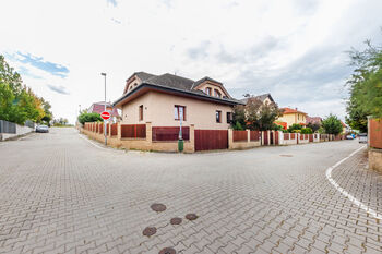 Prodej domu, 300 m2, Praha 5 - Řeporyje