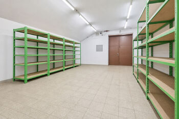 Pronájem komerčního objektu, Hostivice