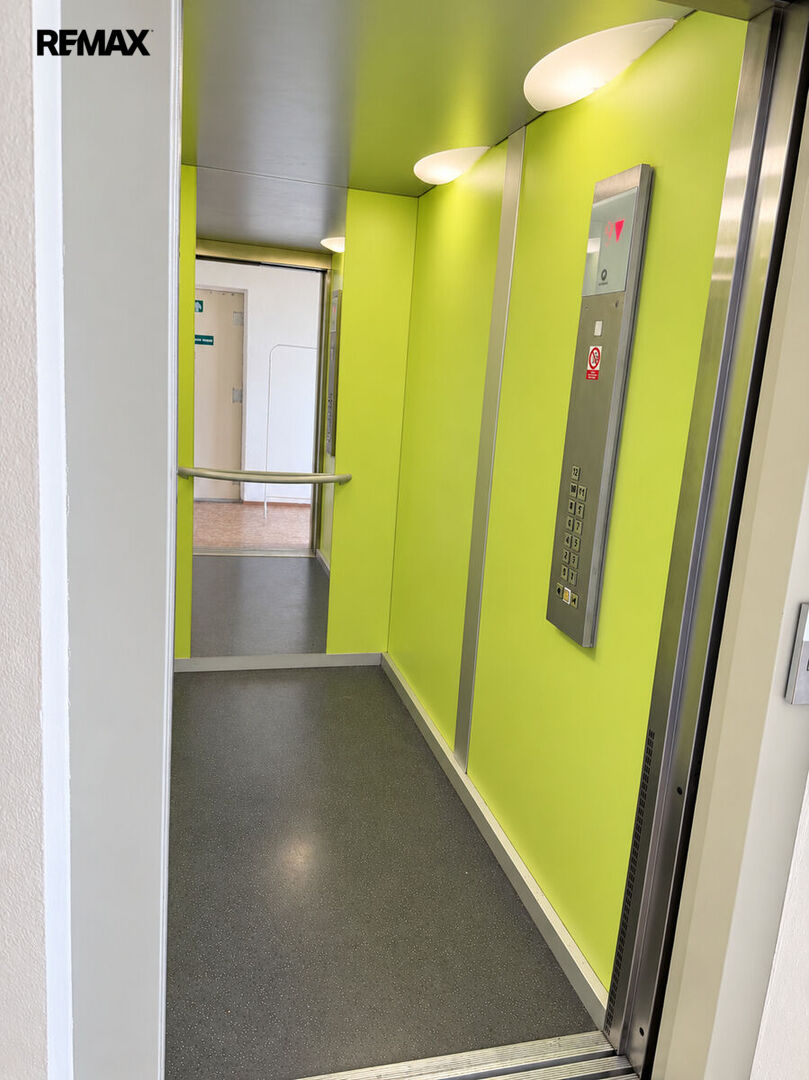 Pronájem bytu 2+kk, 62,5 m2, Praha