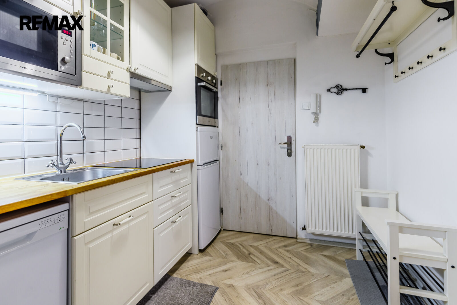Prodej bytu 2+1, 43 m2, Praha