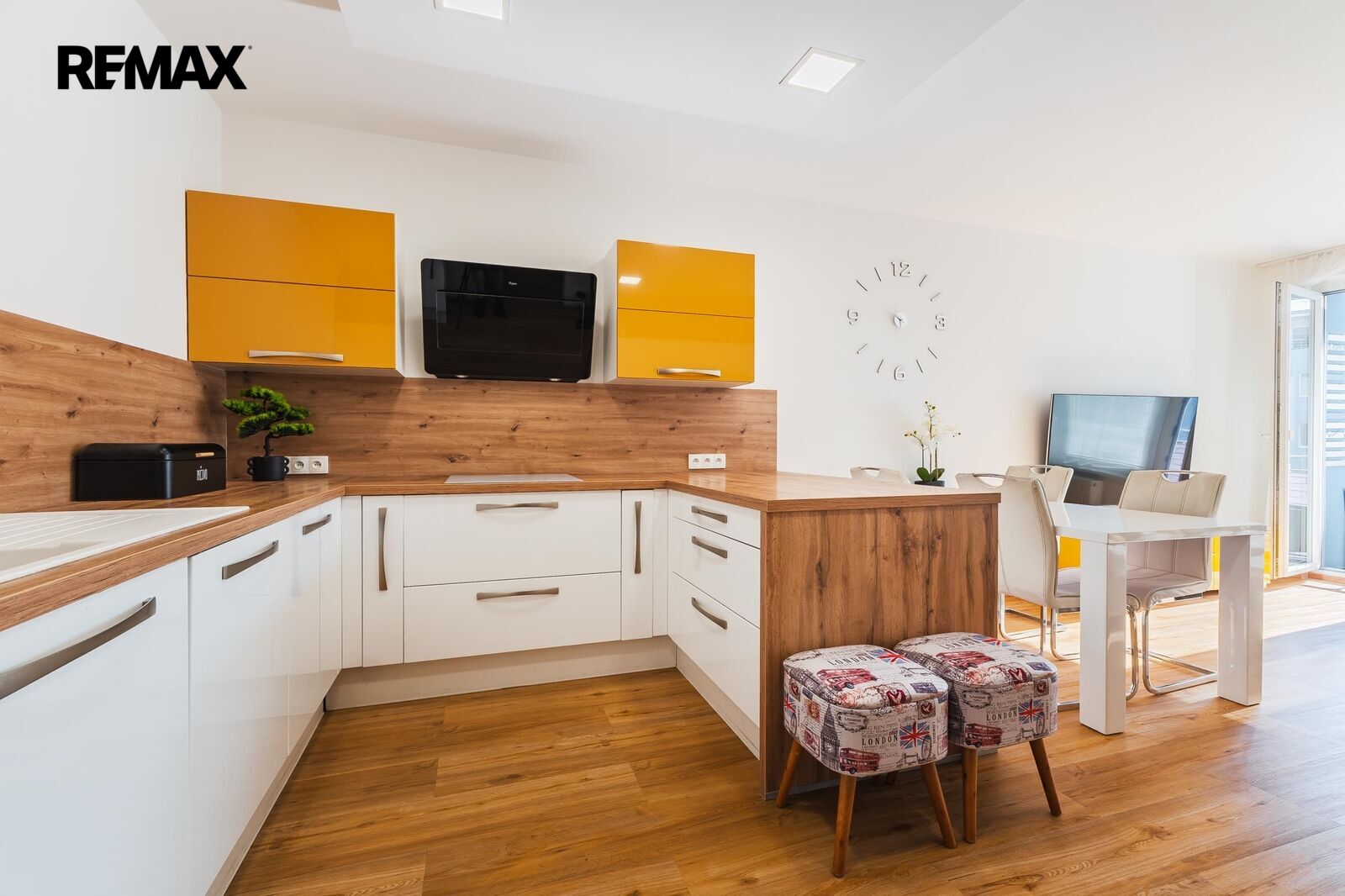 Pronájem bytu 3+kk, 75 m2, Praha