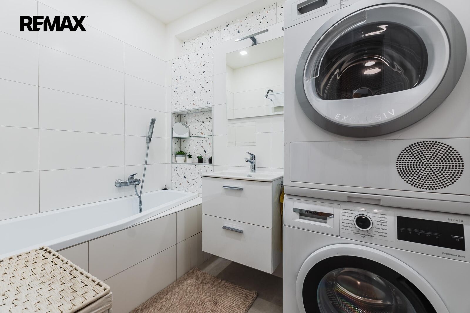 Pronájem bytu 3+kk, 75 m2, Praha