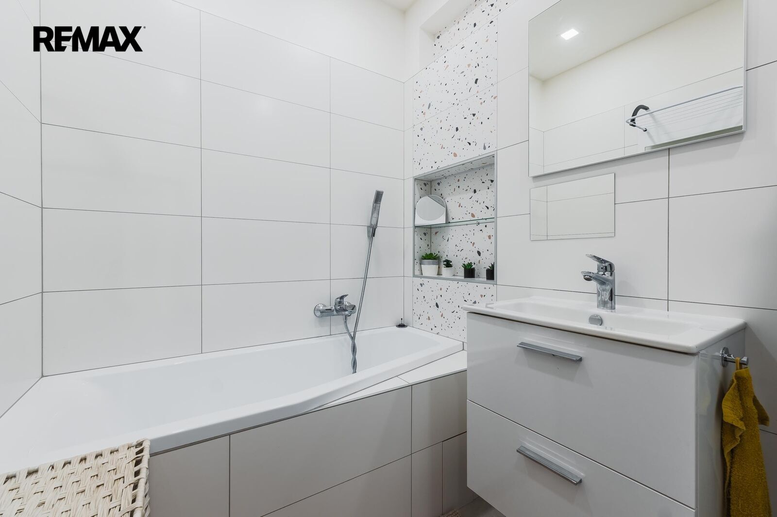 Pronájem bytu 3+kk, 75 m2, Praha