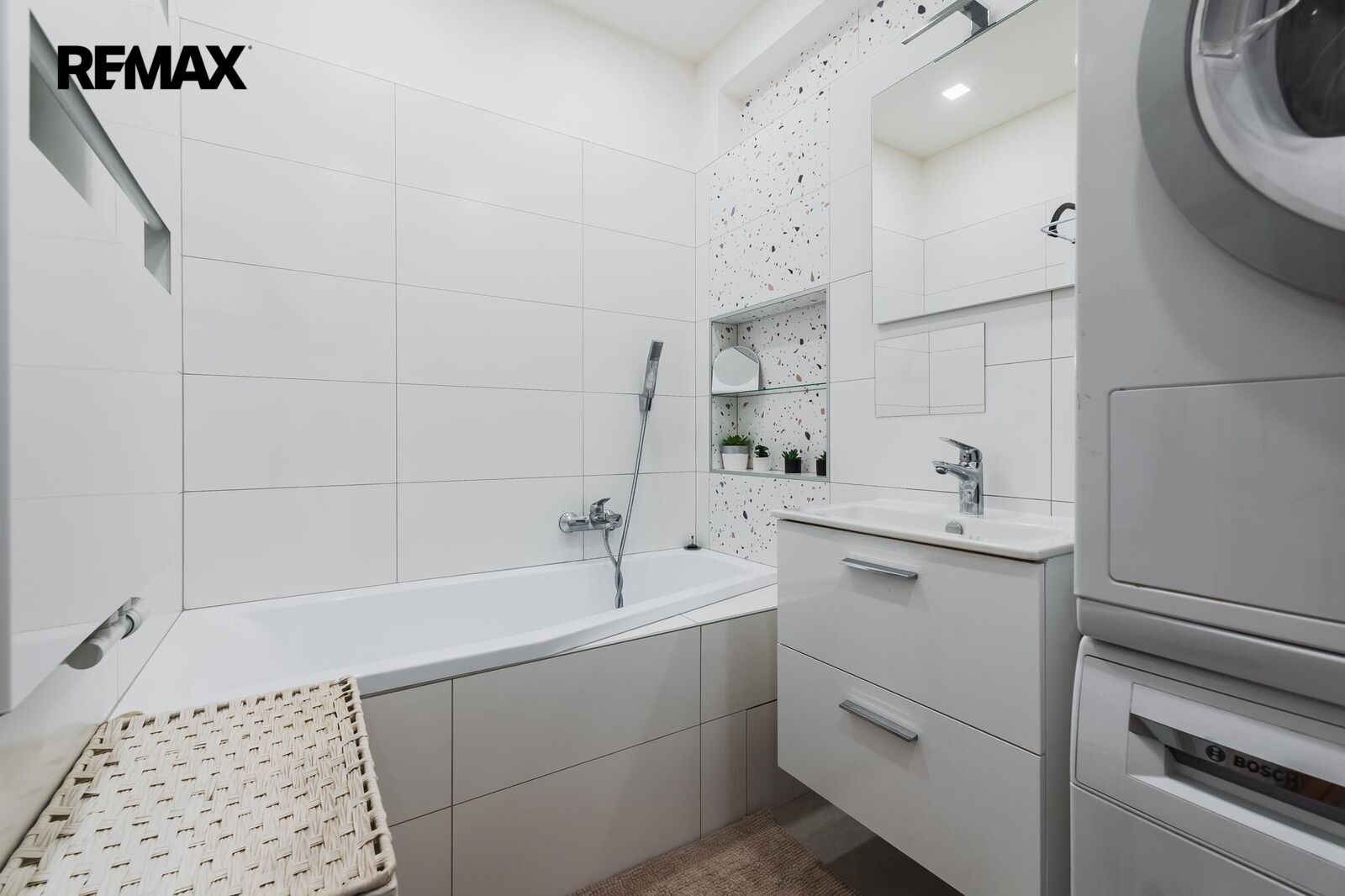 Pronájem bytu 3+kk, 75 m2, Praha