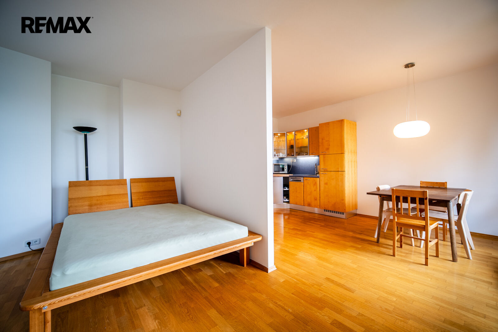 Pronájem bytu 2+kk, 53 m2, Praha